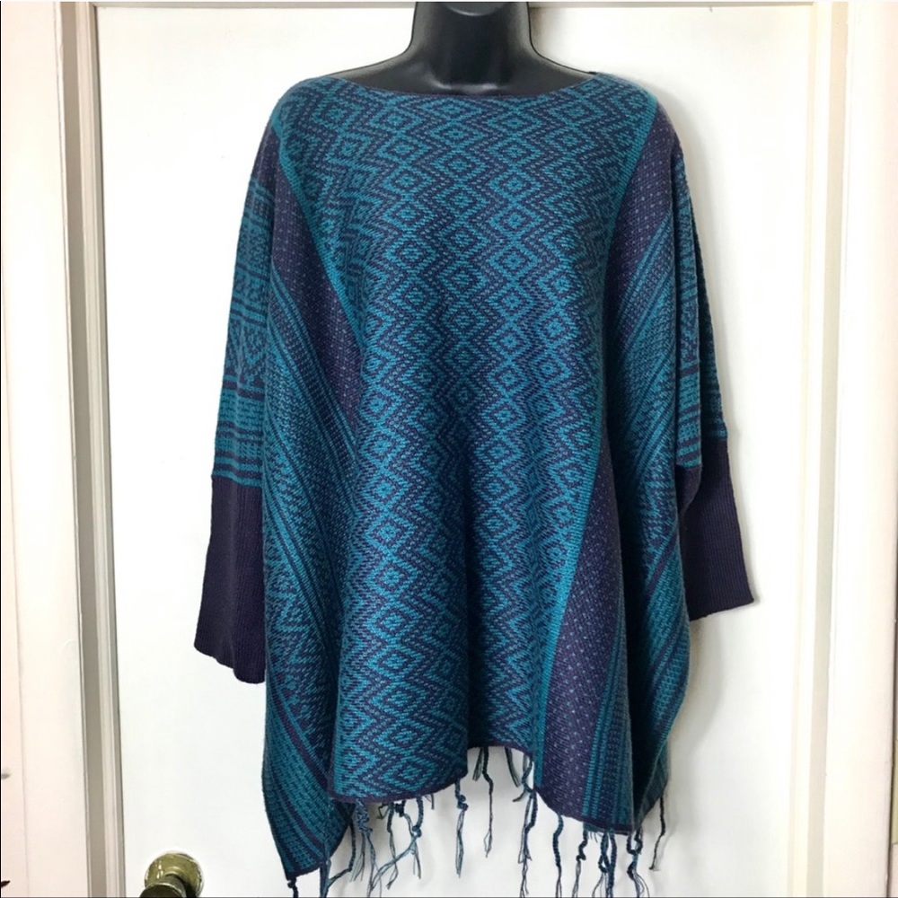 🟣 Freeway Blue & Green Geometric Poncho Top